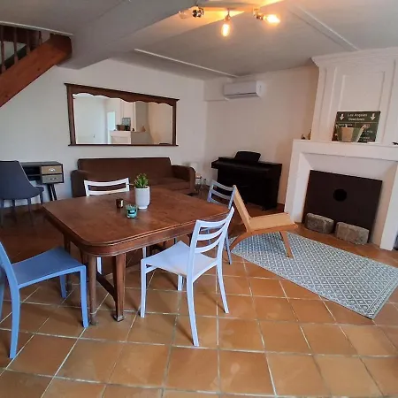 Maison Chaleureuse Dans Un Espace Ressourcant Berson
