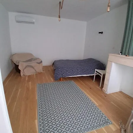 Maison Chaleureuse Dans Un Espace Ressourcant *